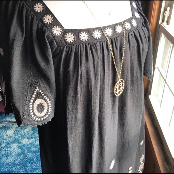BCBG Boho Embroidered Dress! 🖤 - Picture 2 of 7